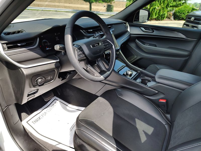 Used 2025 Jeep Grand Cherokee L SUV