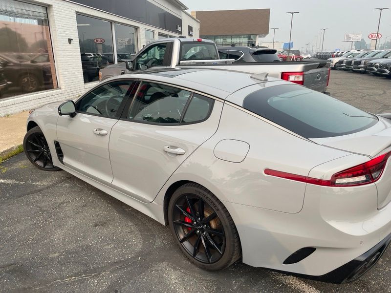Used 2022 Kia Stinger Sedan