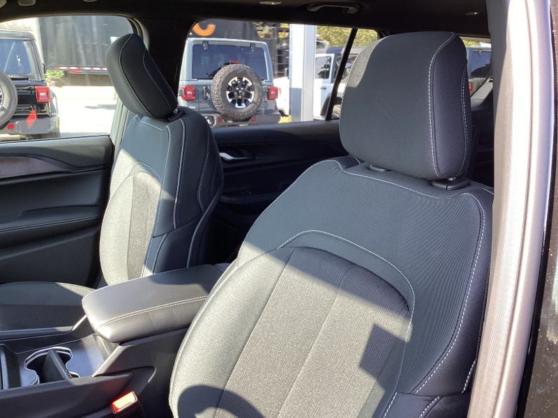 2025 Jeep Grand Cherokee L Laredo - Photo 25
