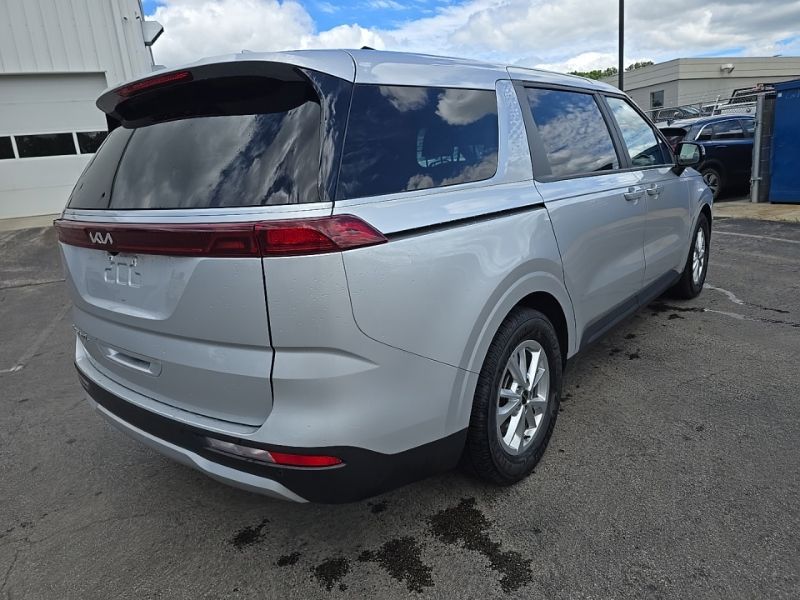 Used 2022 Kia Carnival Van