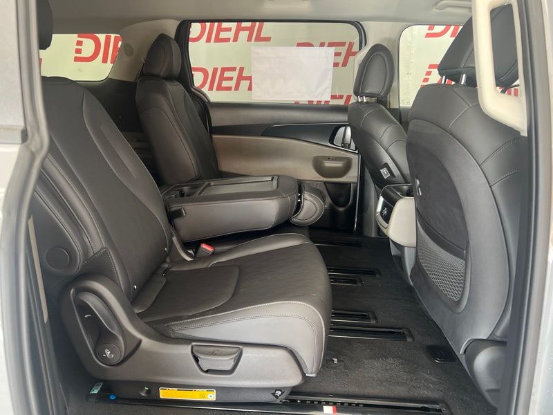 New 2027 Kia Carnival MPV Van