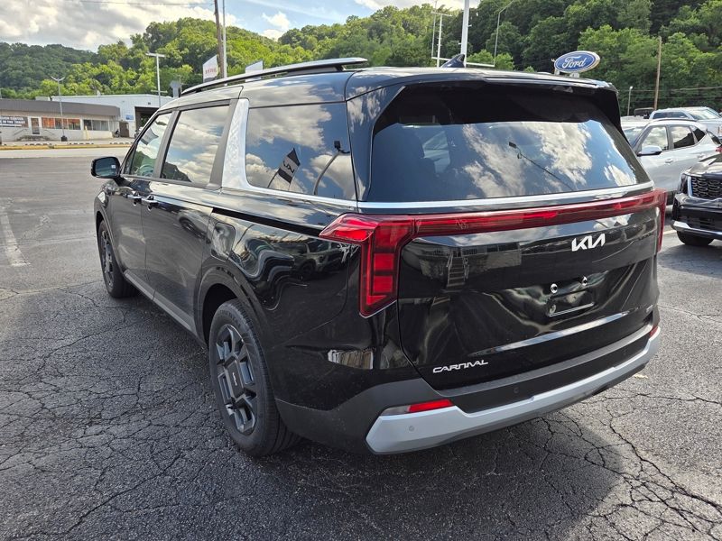 New 2026 Kia Carnival Hybrid Van
