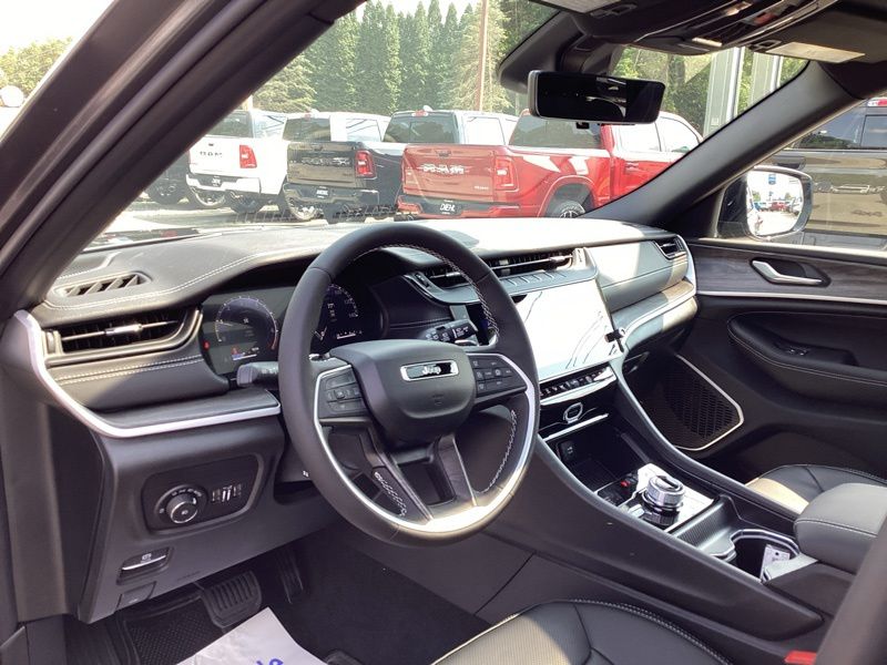 New 2026 Jeep Grand Cherokee SUV