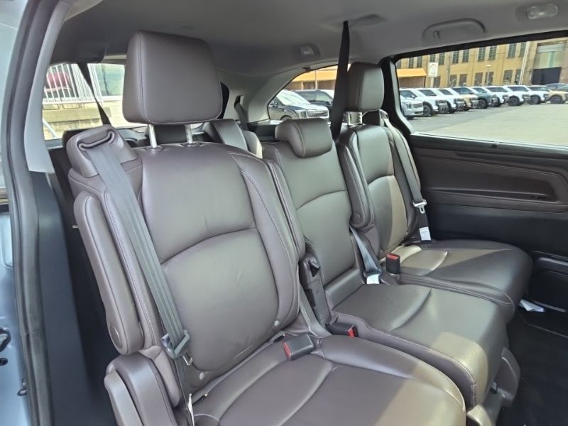 Used 2023 Honda Odyssey Van