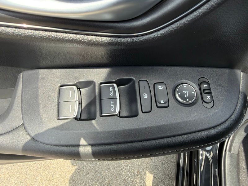 Used 2025 Honda HR-V SUV