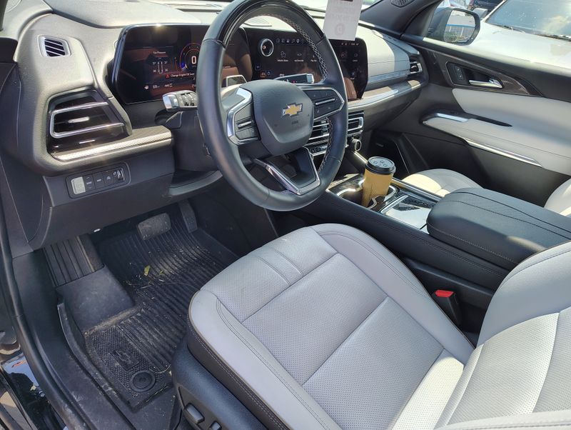 Used 2025 Chevrolet Traverse SUV