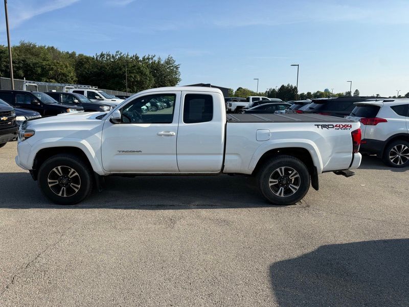 Used 2016 Toyota Tacoma Truck