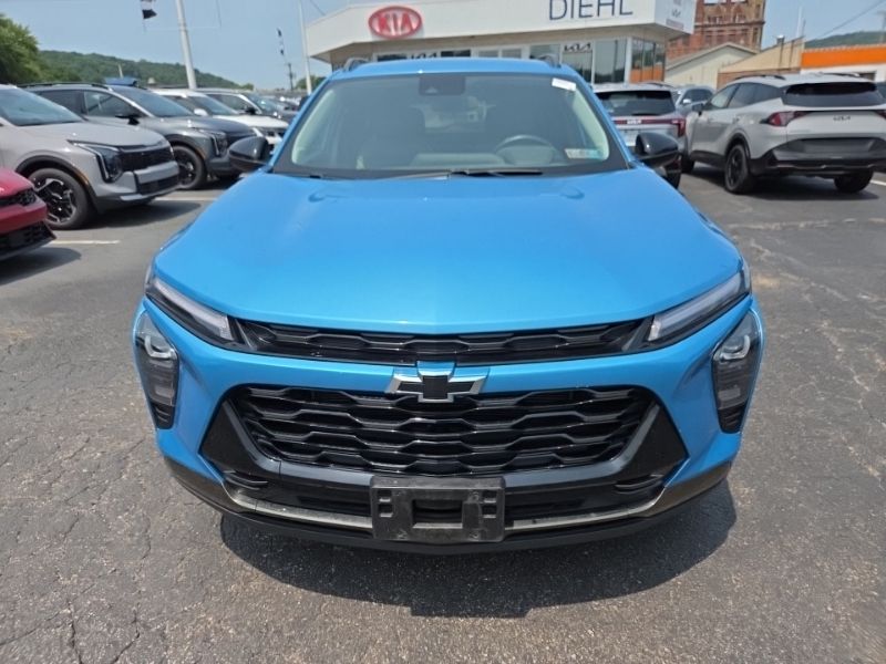 Used 2025 Chevrolet Trax SUV