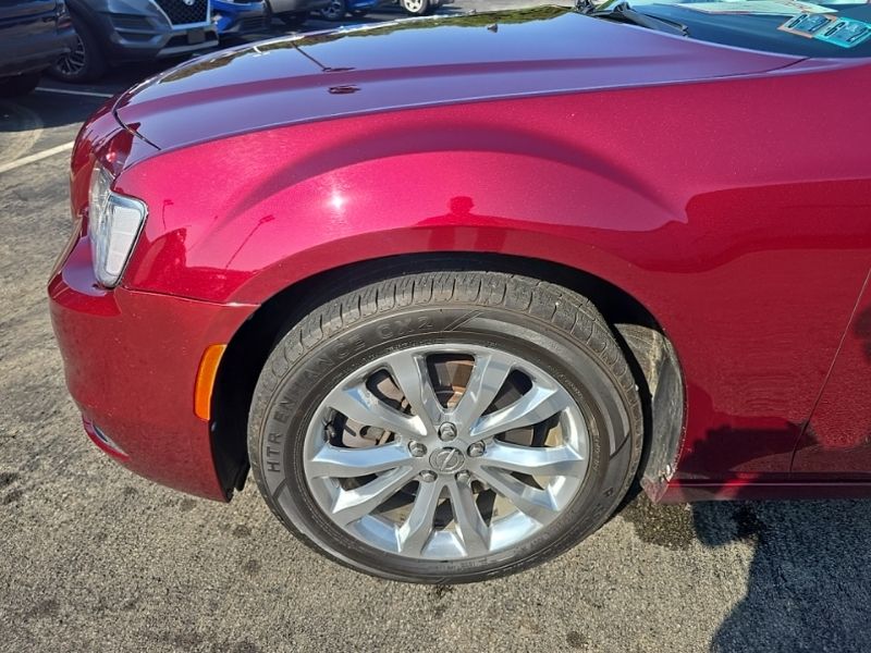 Used 2018 Chrysler 300 Sedan