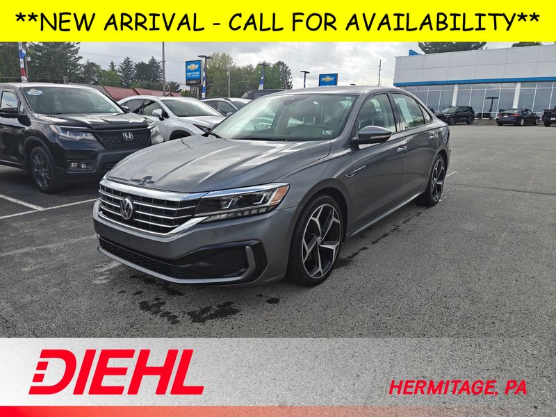 2020 Volkswagen Passat 2.0T R-Line Auto's photo