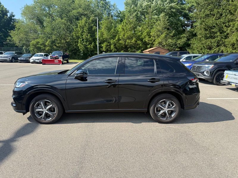 Used 2025 Honda HR-V SUV