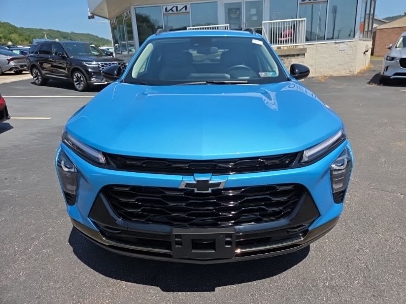Used 2025 Chevrolet Trax SUV
