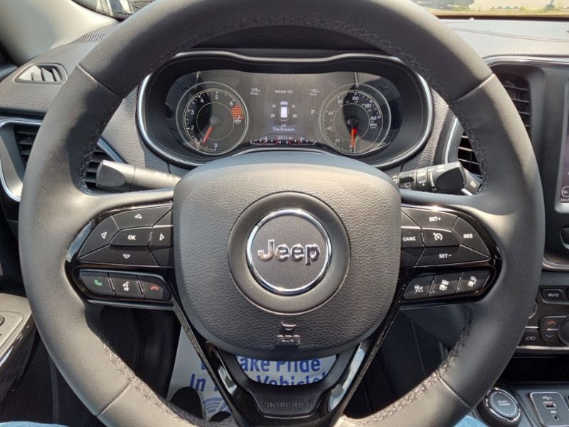 Used 2023 Jeep Cherokee SUV