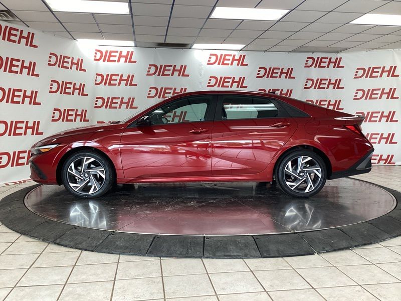 Used 2025 Hyundai Elantra Sedan