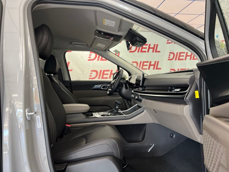 New 2027 Kia Carnival MPV Van