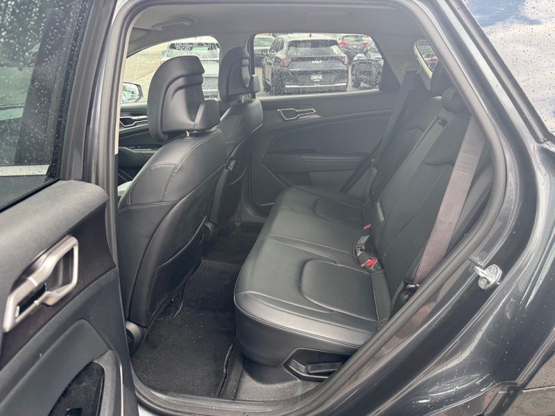 Used 2023 Kia Sportage Hybrid SUV