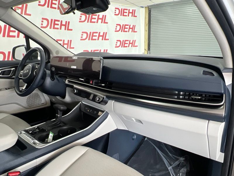 New 2026 Kia Carnival MPV Van