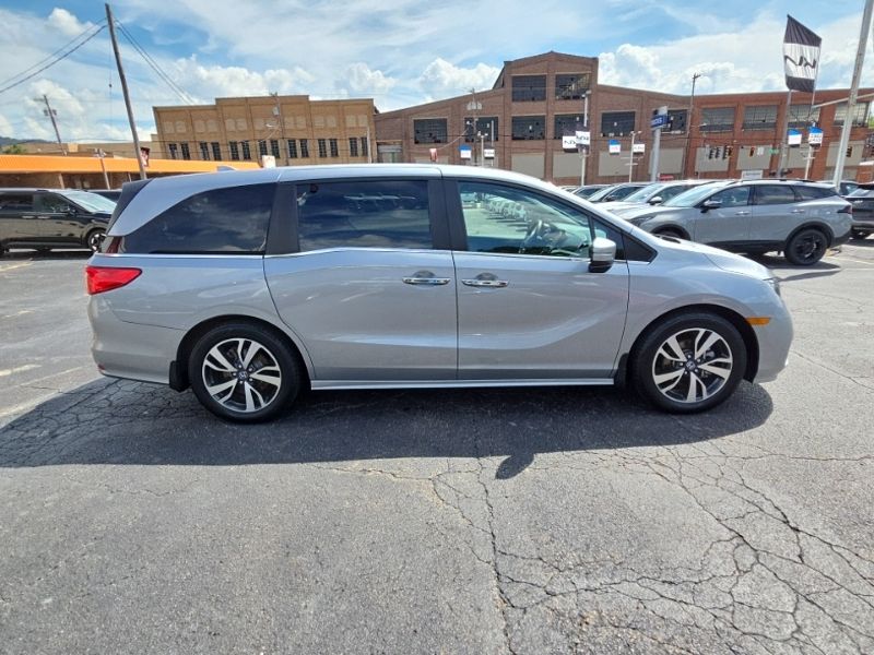 Used 2023 Honda Odyssey Van