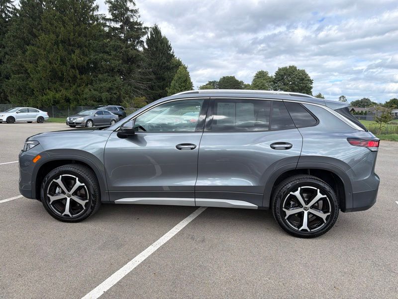 Used 2025 Volkswagen Tiguan SUV