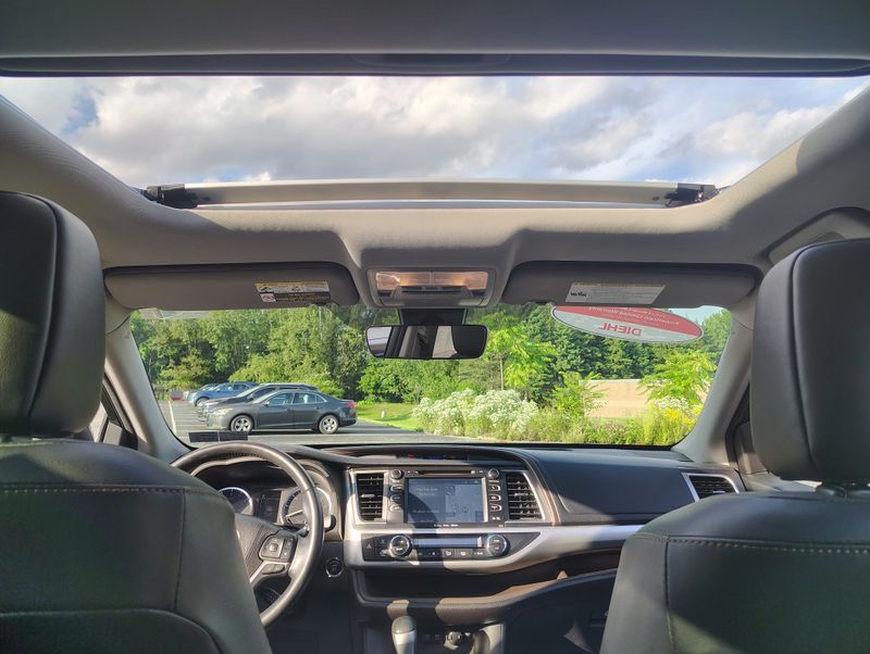 Used 2017 Toyota Highlander SUV