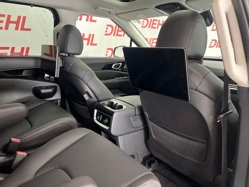 New 2026 Kia Carnival MPV Van