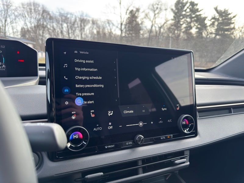 2026 Toyota bZ XLE - Photo 17