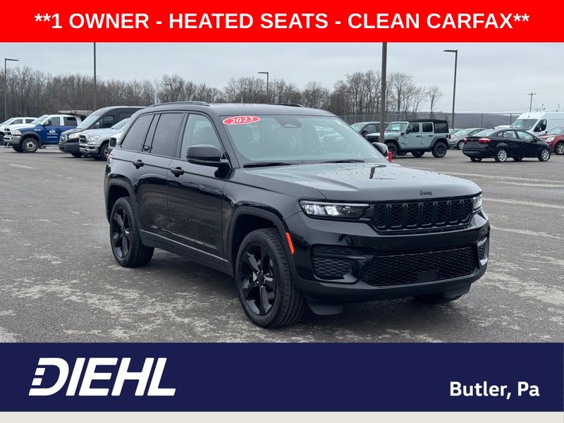 Diamond Black Crystal Pearlcoat 2023 Jeep Grand Cherokee Altitude 4WD SUV / Crossover Four-Wheel Drive 8-Speed Automatic