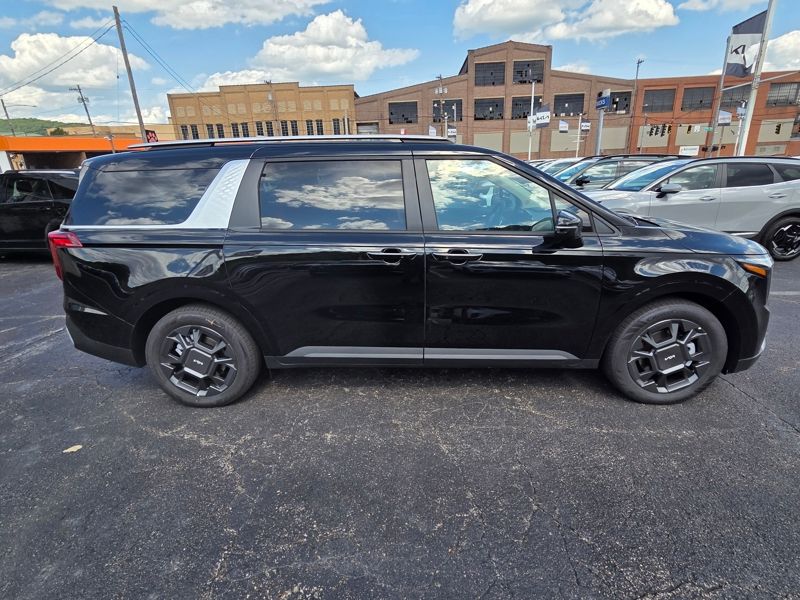 New 2026 Kia Carnival Hybrid Van
