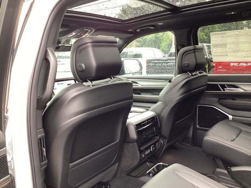 New 2026 Jeep Grand Wagoneer SUV