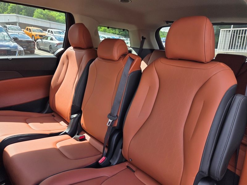 New 2026 Kia Carnival Hybrid Van