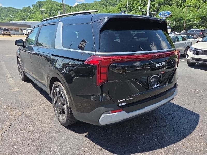 New 2026 Kia Carnival MPV Van