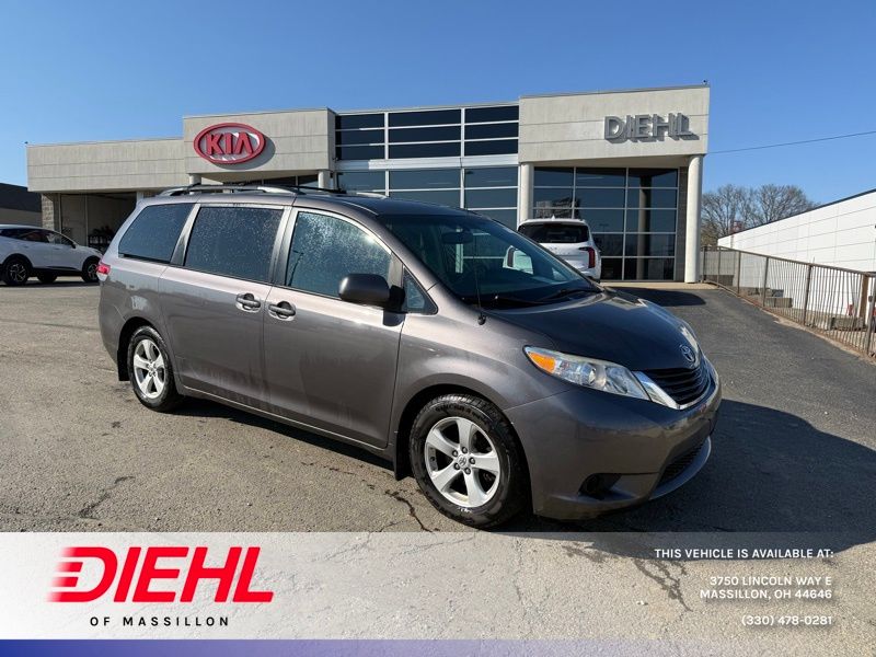 2013 Toyota Sienna LE
