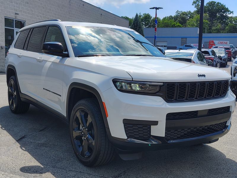 Used 2025 Jeep Grand Cherokee L SUV