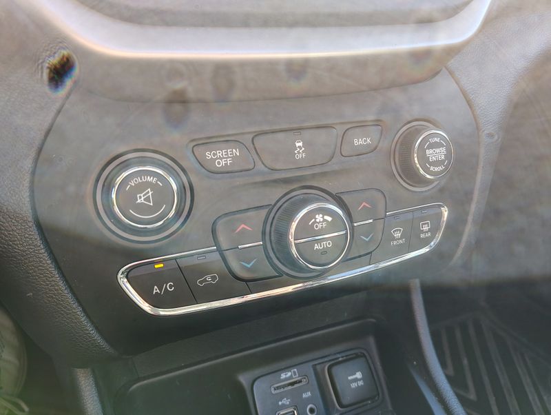 Used 2016 Jeep Cherokee SUV