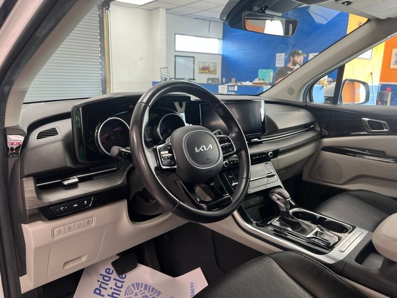 Used 2023 Kia Carnival Van