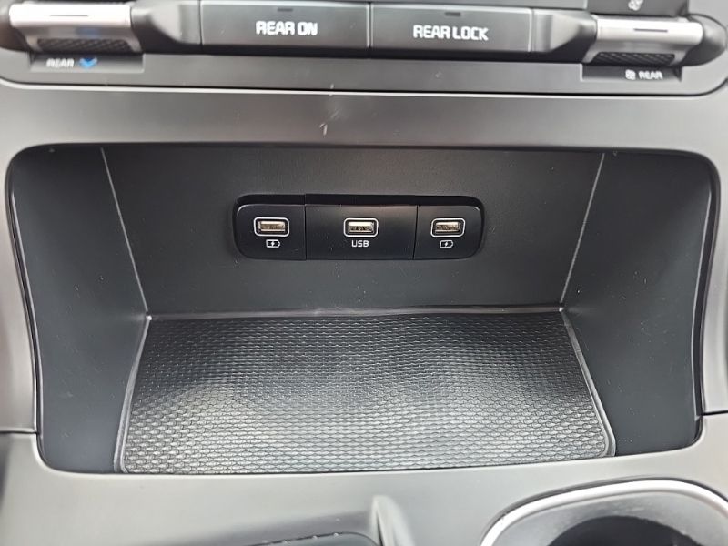 Used 2022 Kia Carnival Van
