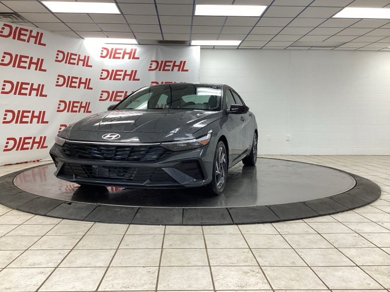Used 2025 Hyundai Elantra Hybrid Sedan