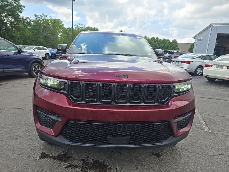 Used 2025 Jeep Grand Cherokee SUV