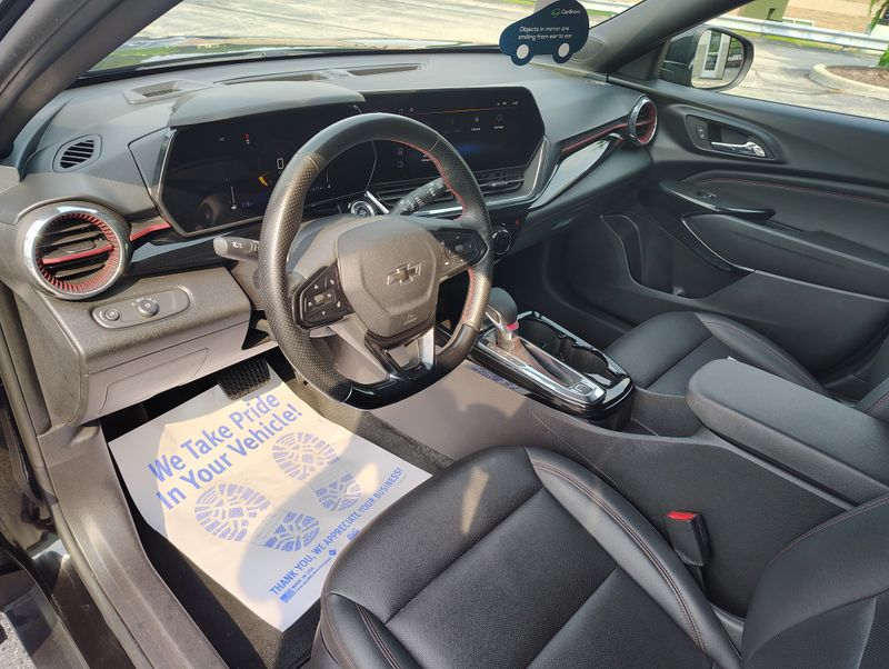 Used 2024 Chevrolet Trax SUV