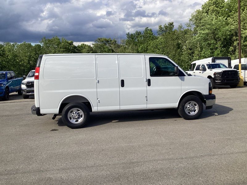 New 2026 Chevrolet Express 3500 Van