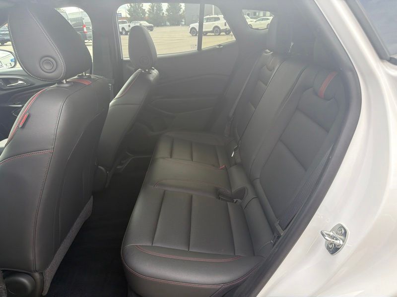Used 2024 Chevrolet Trax SUV