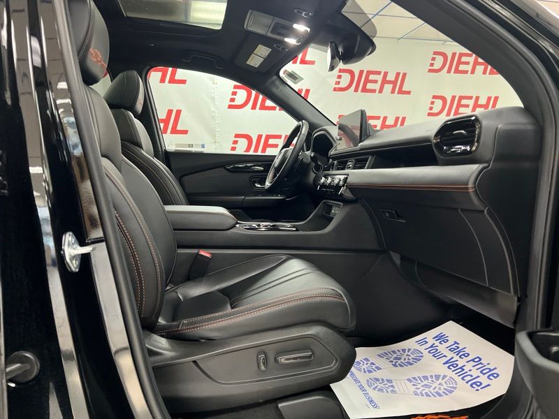 Used 2025 Honda Pilot SUV
