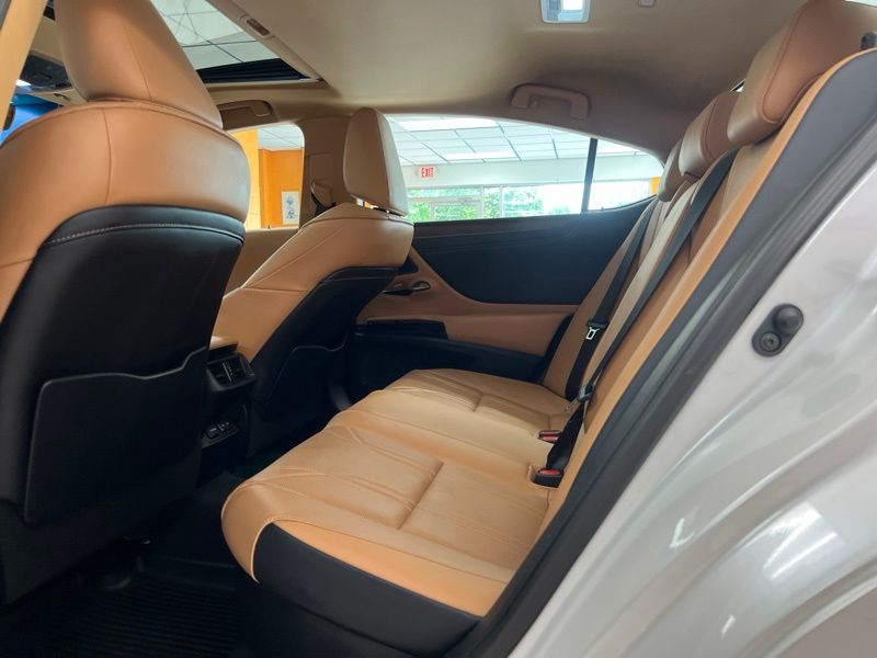 Used 2024 Lexus ES Sedan