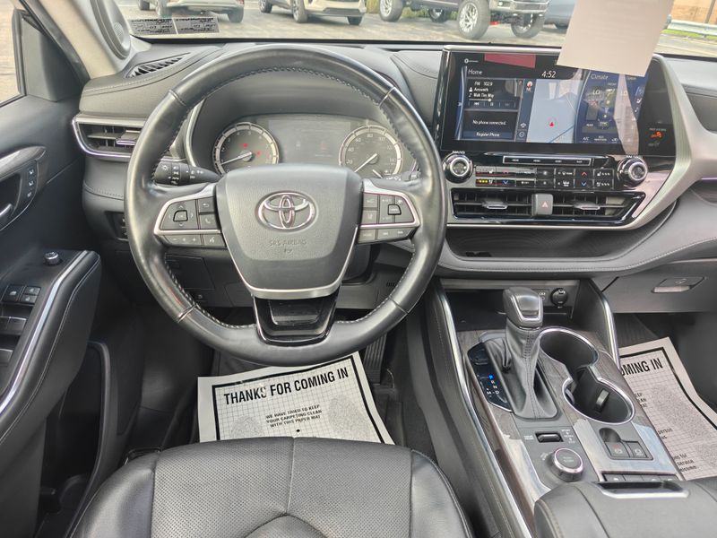 Used 2022 Toyota Highlander SUV