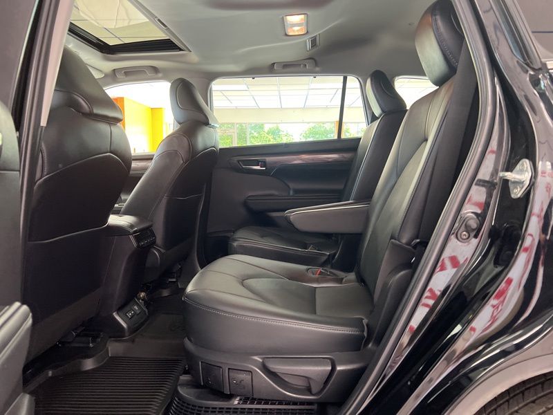 Used 2023 Toyota Highlander Hybrid SUV