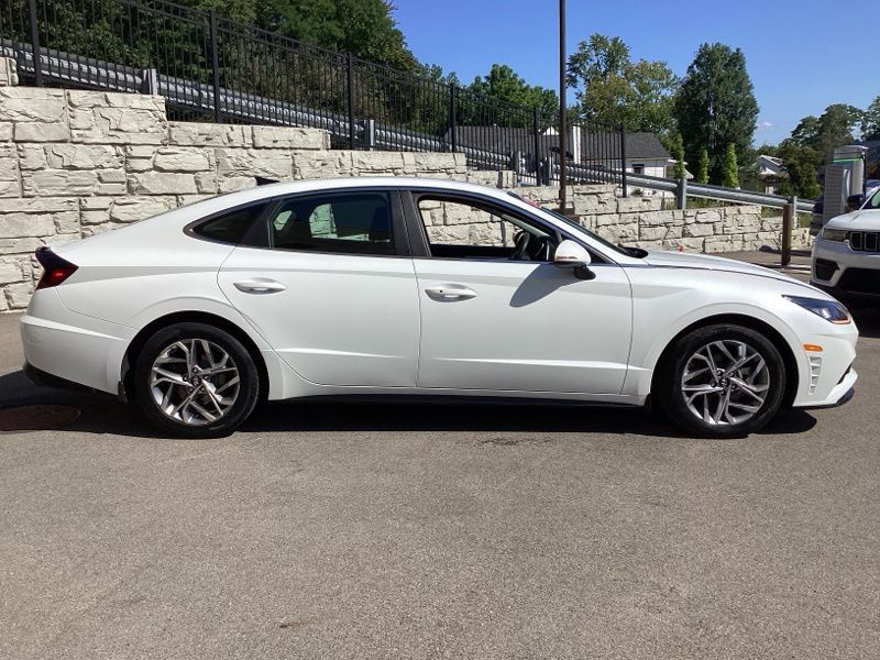 Used 2021 Gray Hyundai SEL image 8