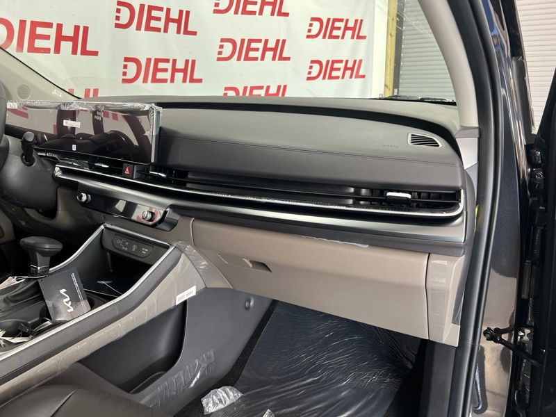 New 2026 Kia Carnival MPV Van