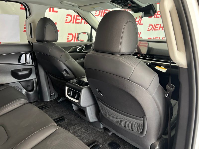 New 2026 Kia Carnival MPV Van