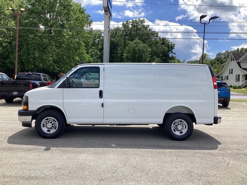 New 2026 Chevrolet Express 3500 Van