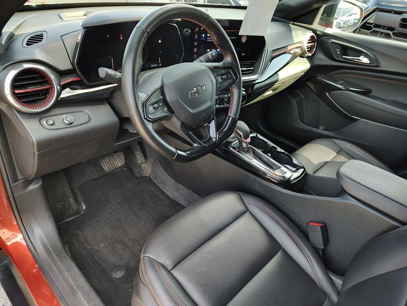 Used 2024 Chevrolet Trax SUV